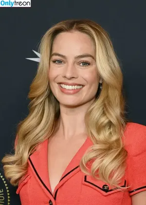 Margot Robbie / margotrobbieofficial nude photo #1678