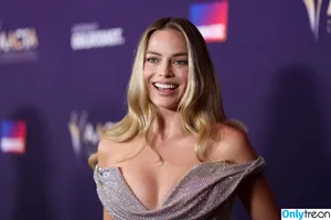 Margot Robbie / margotrobbieofficial nude photo #1730