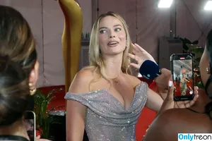 Margot Robbie / margotrobbieofficial nude photo #1735