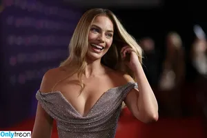 Margot Robbie / margotrobbieofficial nude photo #1737