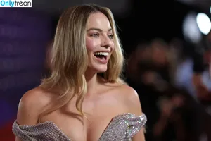 Margot Robbie / margotrobbieofficial nude photo #1741