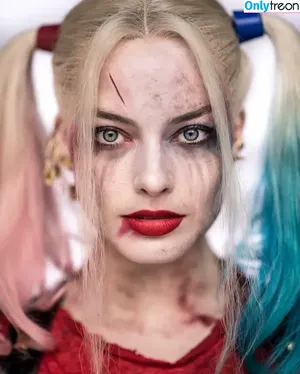 Margot Robbie / margotrobbieofficial nude photo #1756