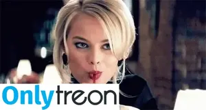 Margot Robbie / margotrobbieofficial nude photo #1760