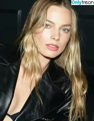 Margot Robbie / margotrobbieofficial nude photo #1862