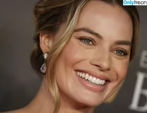 Margot Robbie / margotrobbieofficial nude photo #1914