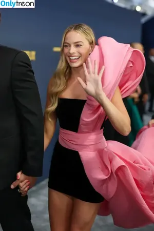 Margot Robbie / margotrobbieofficial nude photo #1942