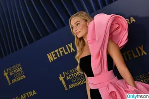 Margot Robbie / margotrobbieofficial nude photo #1970