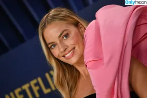 Margot Robbie / margotrobbieofficial nude photo #1973