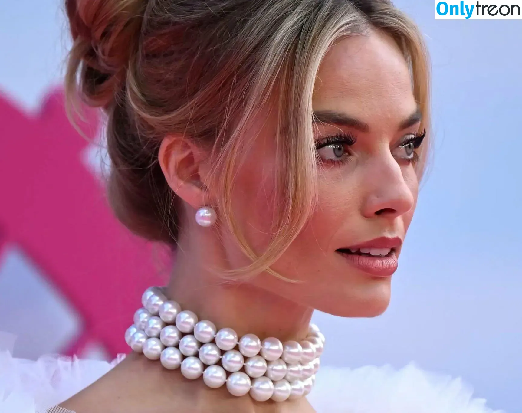 Margot Robbie nude photo #1054 (margotrobbieofficial)