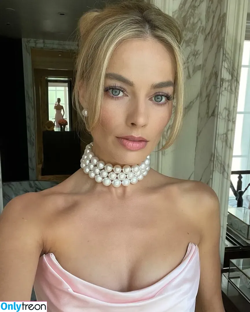 Margot Robbie nude photo #1122 (margotrobbieofficial)