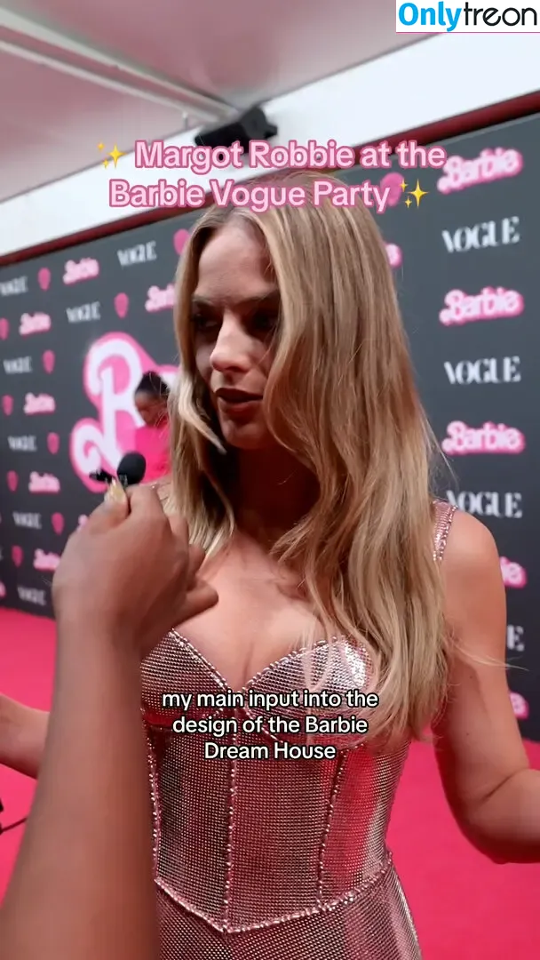 Margot Robbie nude photo #1169 (margotrobbieofficial)