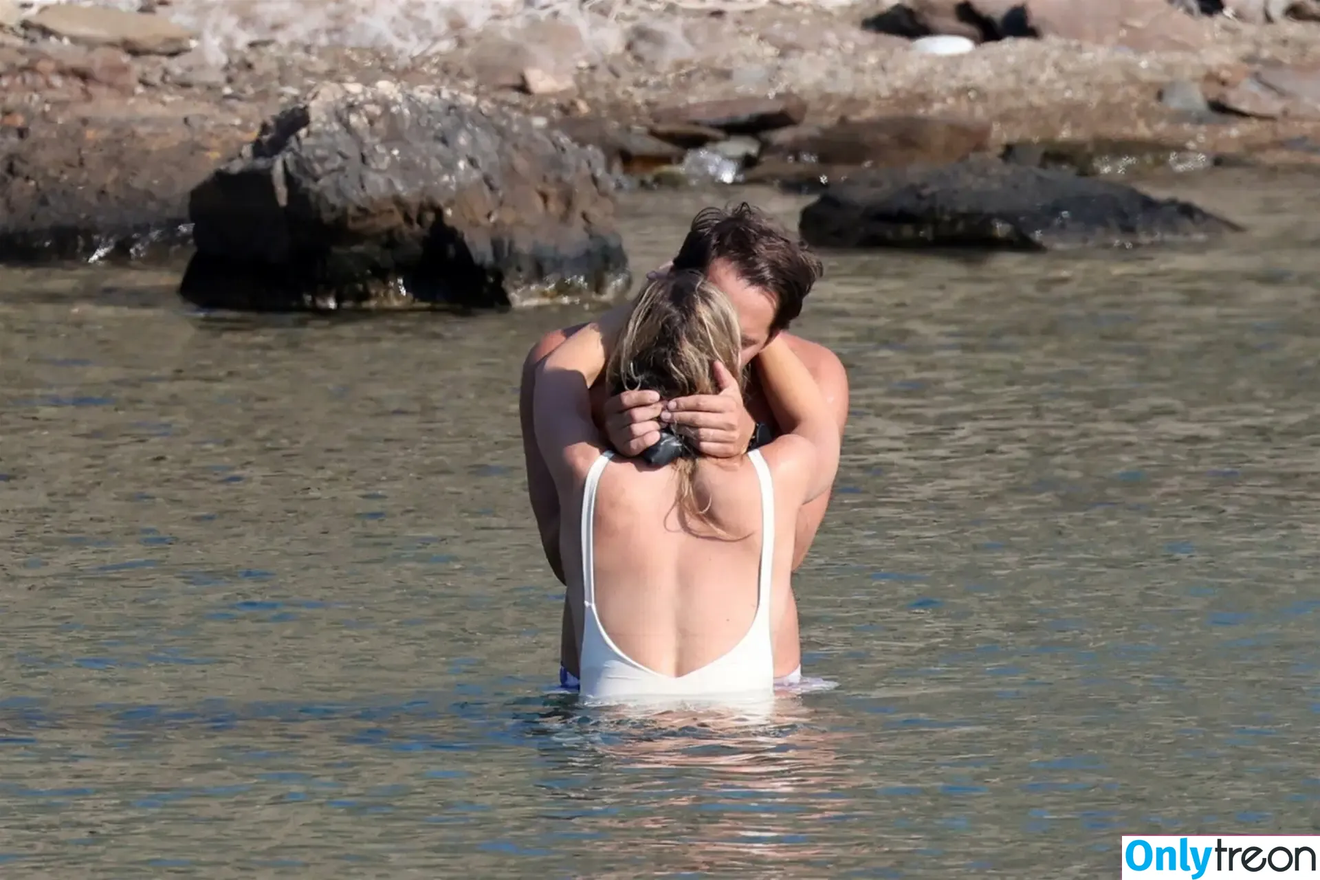 Margot Robbie nude photo #1254 (margotrobbieofficial)