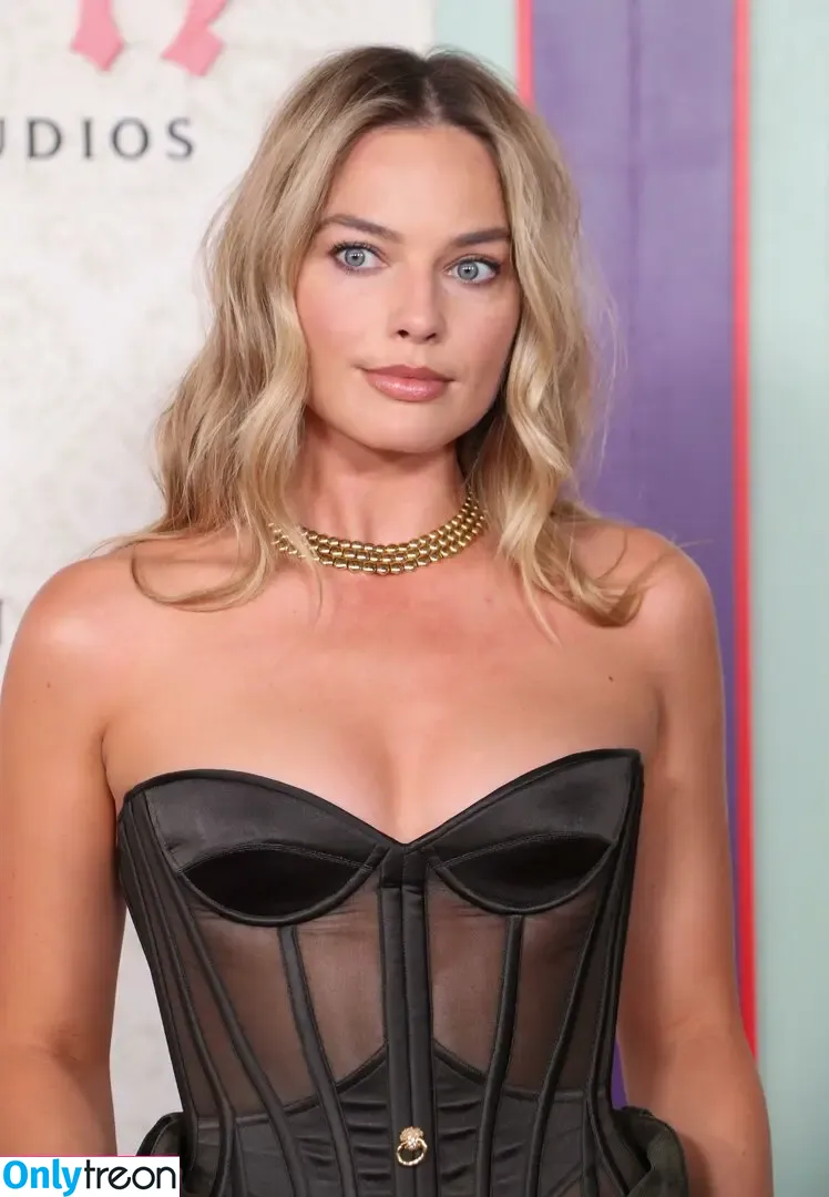 Margot Robbie nude photo #1333 (margotrobbieofficial)