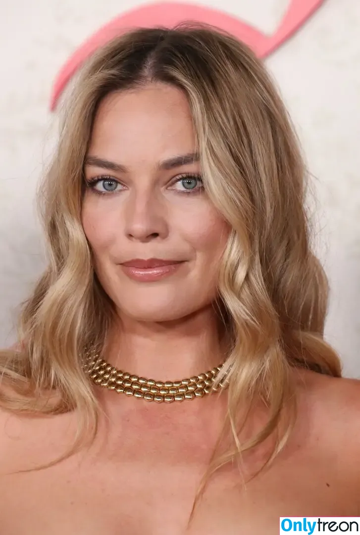 Margot Robbie nude photo #1349 (margotrobbieofficial)