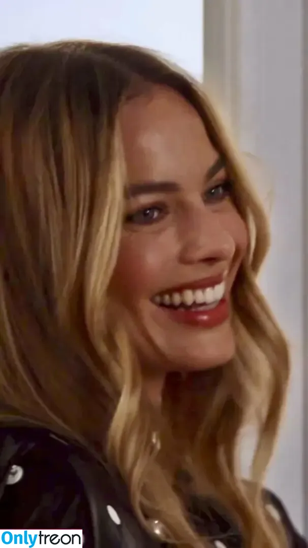 Margot Robbie nude photo #1520 (margotrobbieofficial)