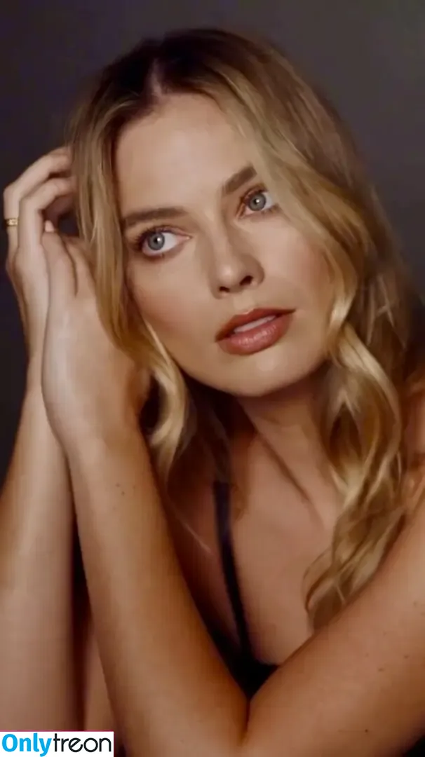 Margot Robbie nude photo #1522 (margotrobbieofficial)