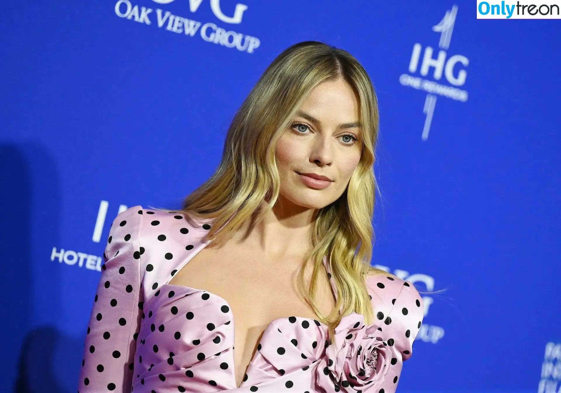 Margot Robbie nude photo #1542 (margotrobbieofficial)