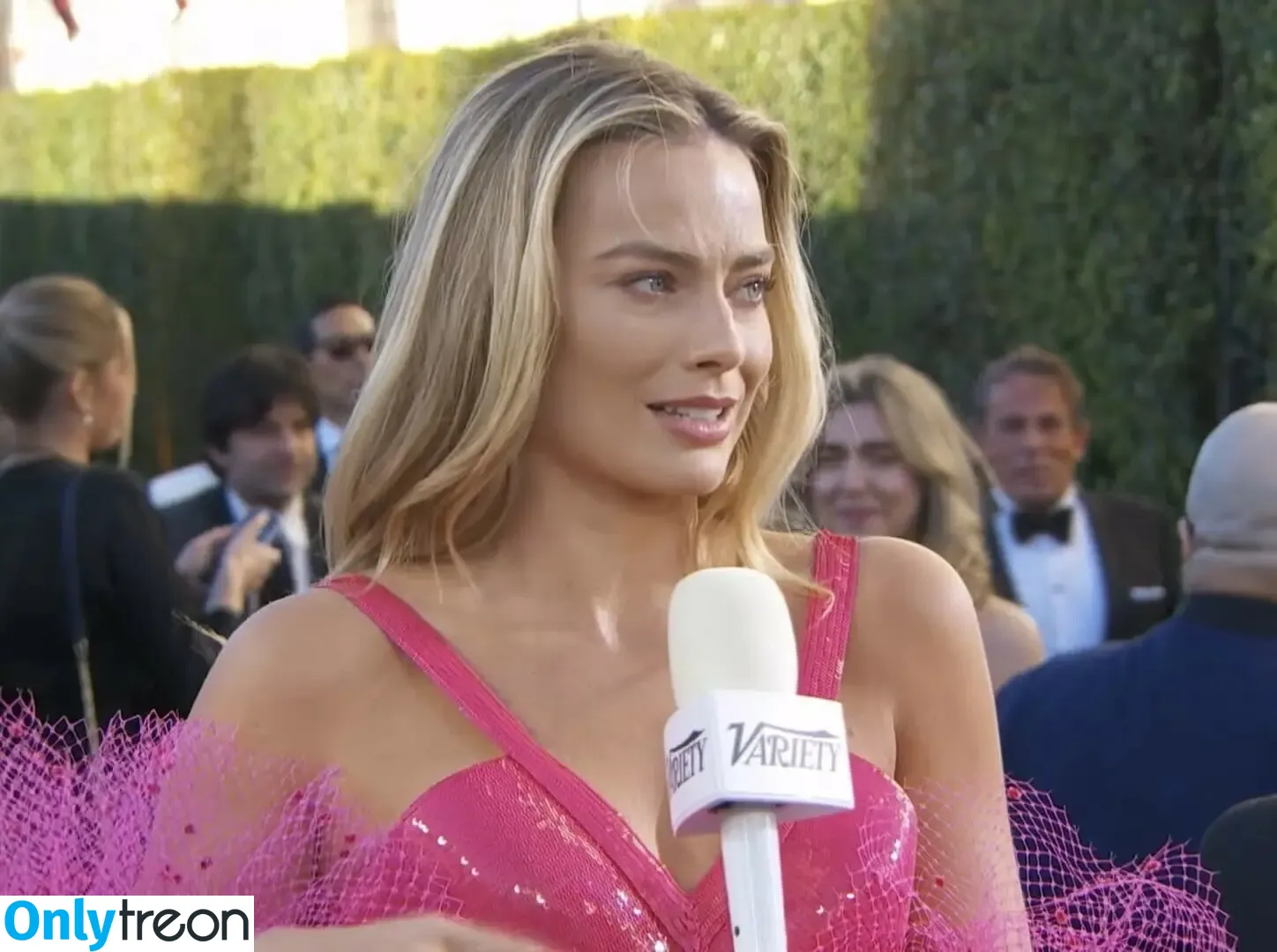 Margot Robbie nude photo #1578 (margotrobbieofficial)