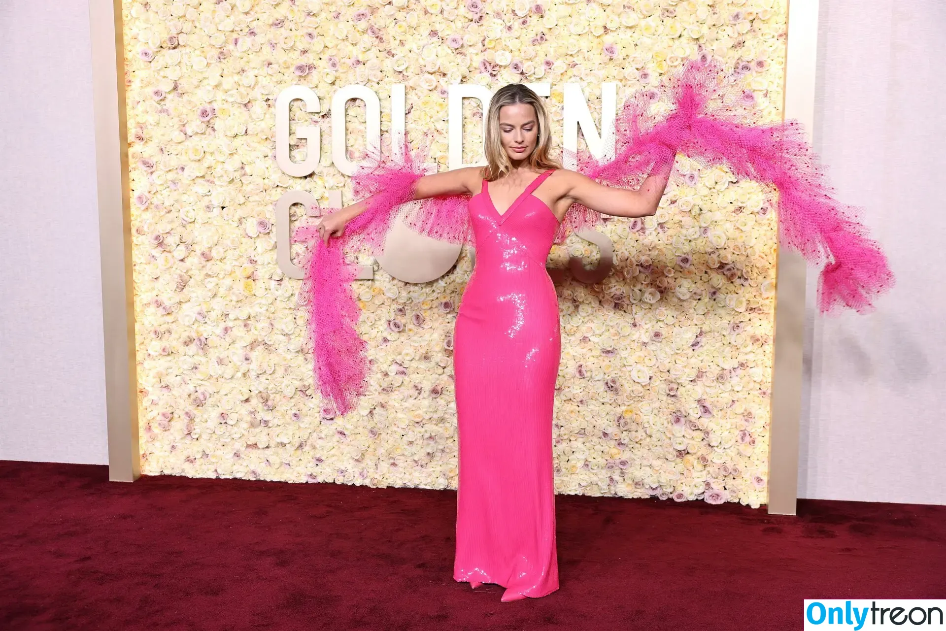 Margot Robbie nude photo #1614 (margotrobbieofficial)