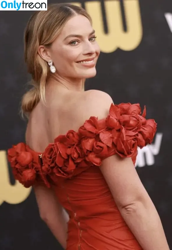 Margot Robbie nude photo #1715 (margotrobbieofficial)