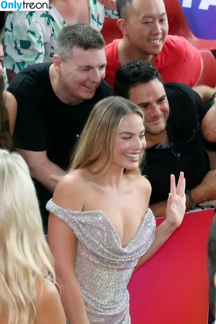 Margot Robbie nude photo #1731 (margotrobbieofficial)