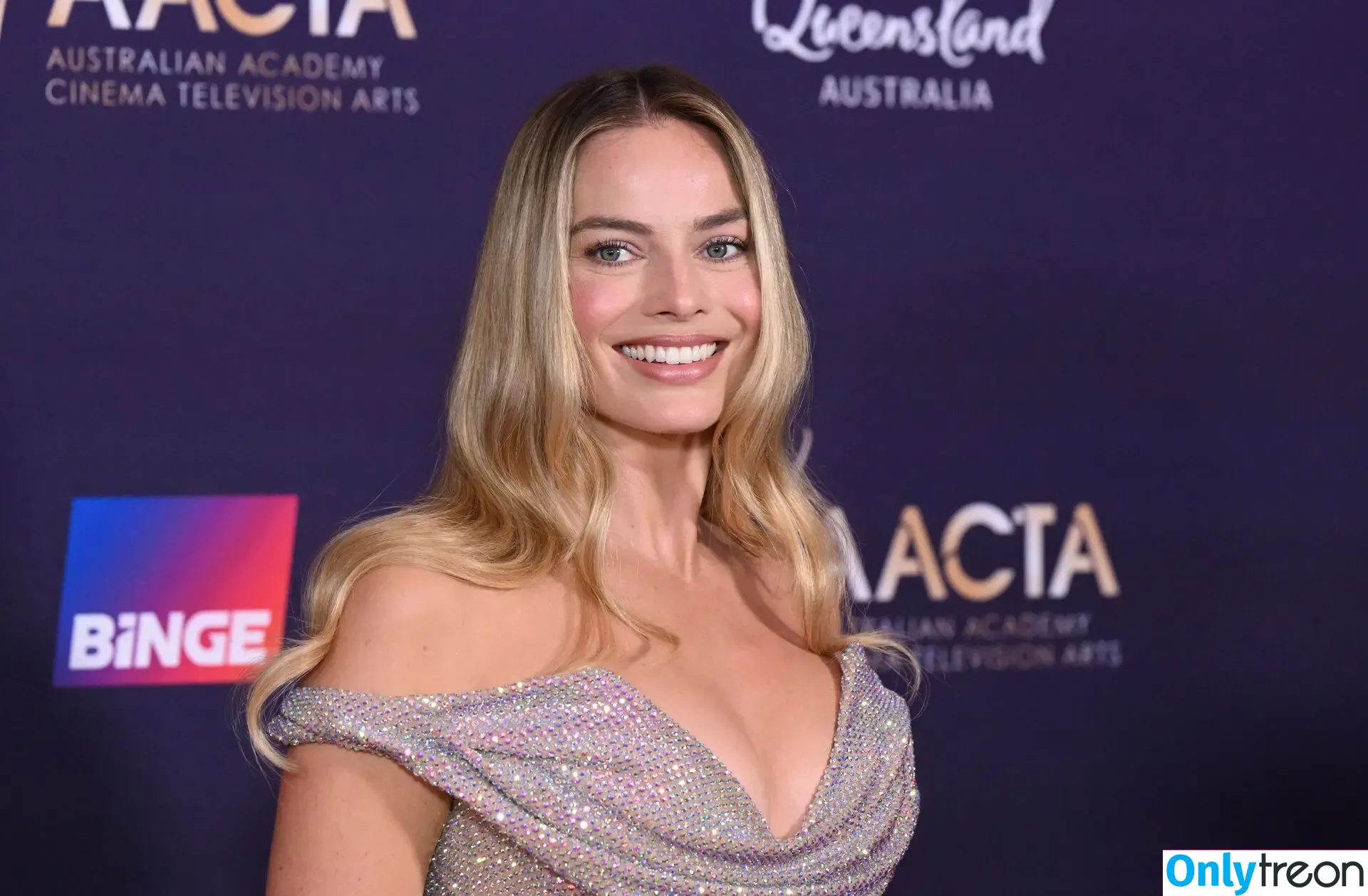 Margot Robbie nude photo #1801 (margotrobbieofficial)