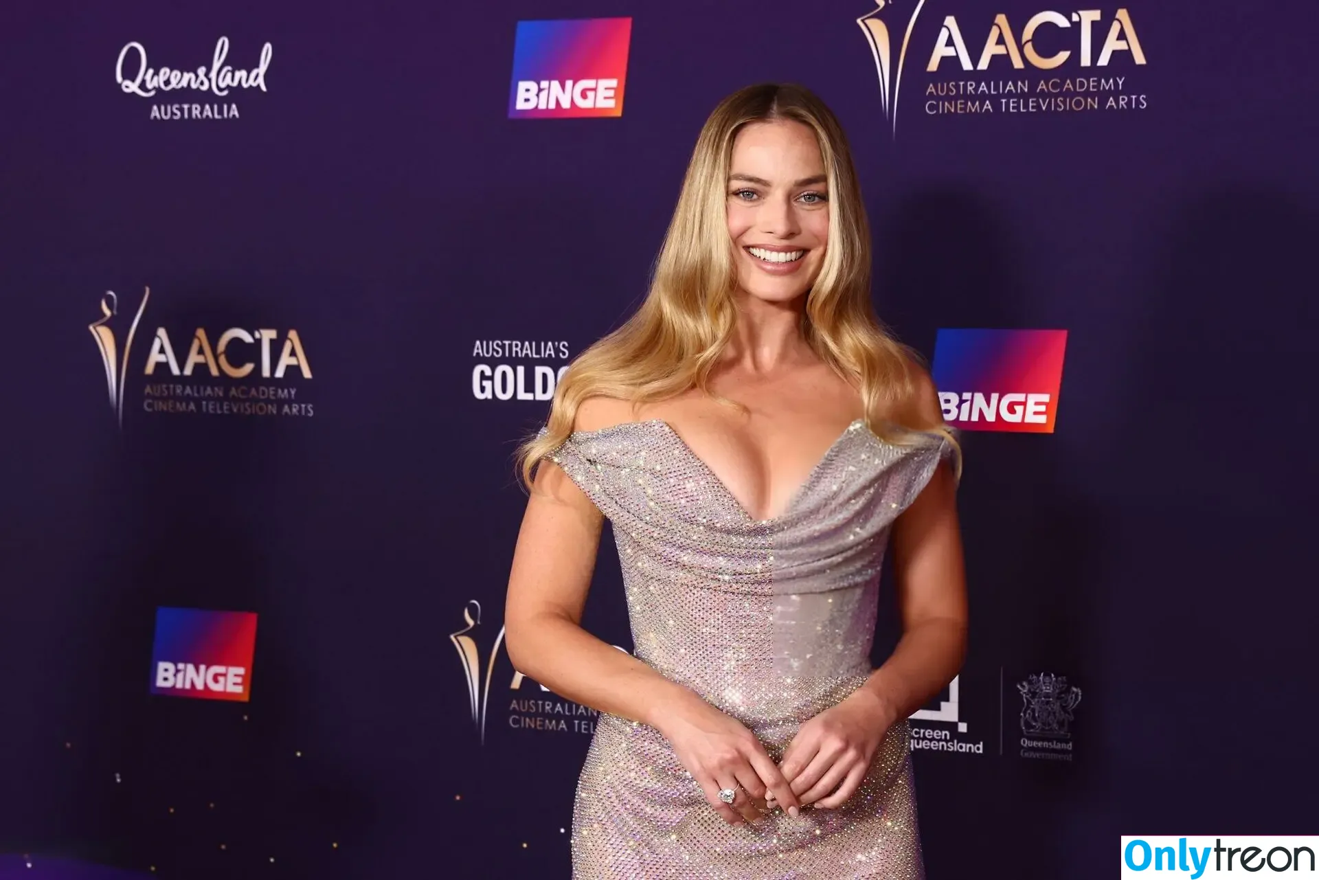 Margot Robbie nude photo #1804 (margotrobbieofficial)