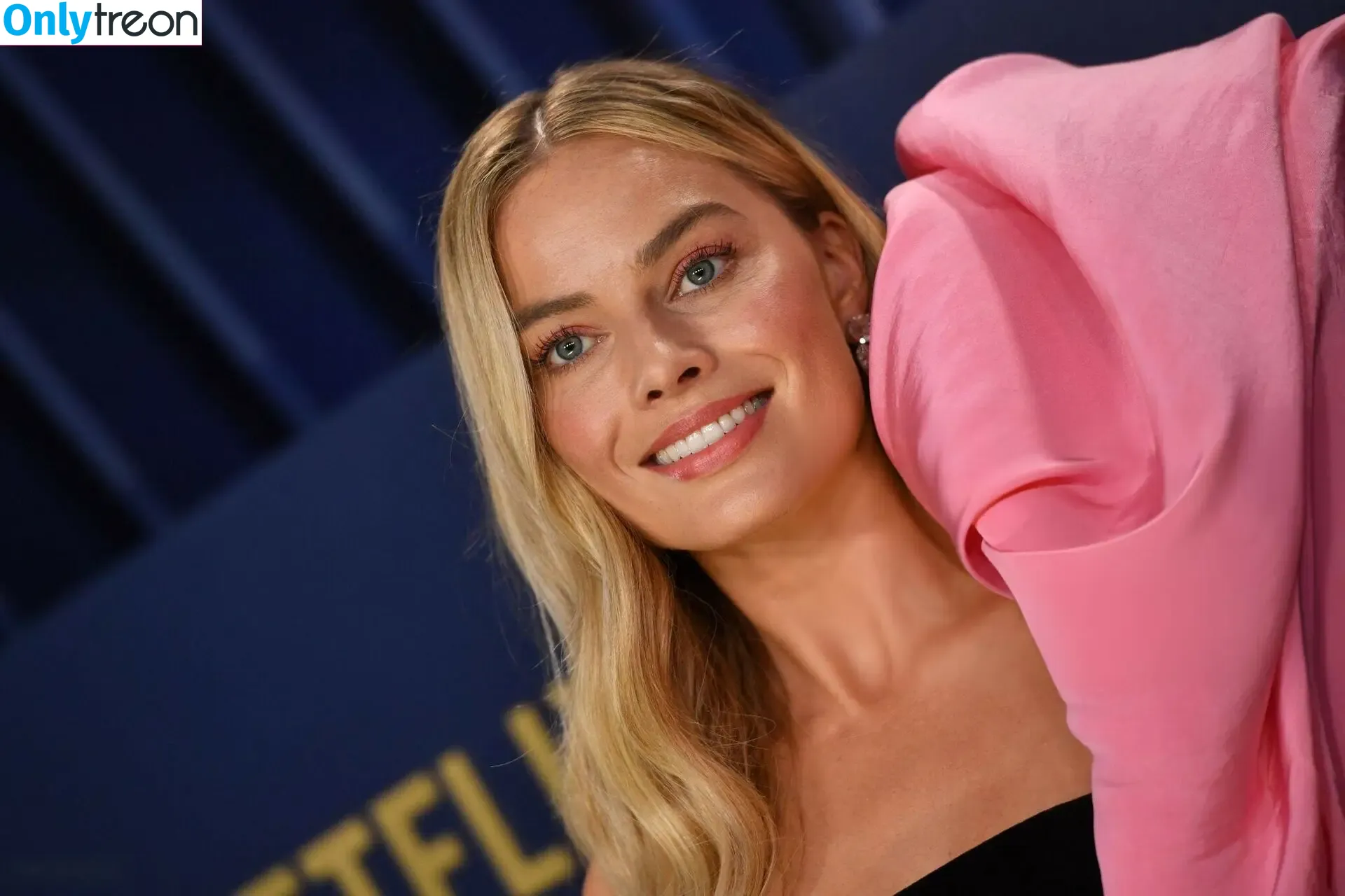 Margot Robbie nude photo #1947 (margotrobbieofficial)
