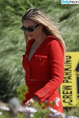 Margot Robbie / margotrobbieofficial nude photo #2007