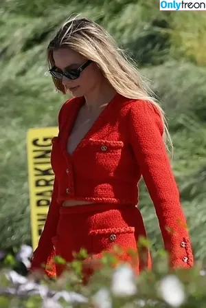 Margot Robbie / margotrobbieofficial nude photo #2028