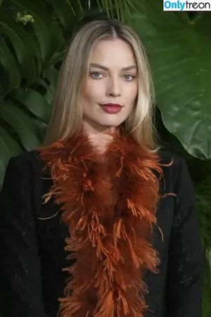 Margot Robbie / margotrobbieofficial nude photo #2044
