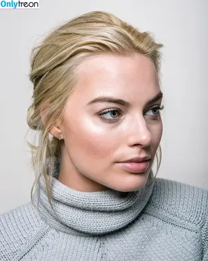 Margot Robbie / margotrobbieofficial nude photo #2226