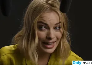 Margot Robbie / margotrobbieofficial nude photo #2287