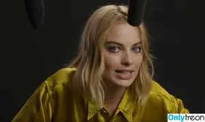 Margot Robbie / margotrobbieofficial nude photo #2295