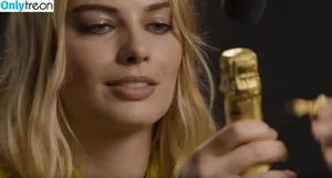 Margot Robbie / margotrobbieofficial nude photo #2313