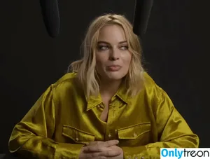 Margot Robbie / margotrobbieofficial nude photo #2320
