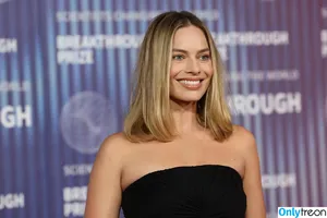 Margot Robbie / margotrobbieofficial nude photo #2382