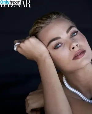 Margot Robbie / margotrobbieofficial nude photo #2408