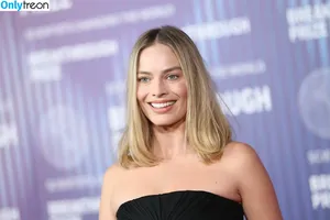 Margot Robbie / margotrobbieofficial nude photo #2453