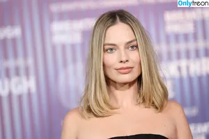 Margot Robbie / margotrobbieofficial nude photo #2454