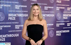 Margot Robbie / margotrobbieofficial nude photo #2455