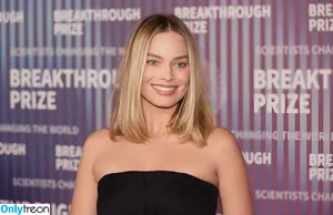 Margot Robbie / margotrobbieofficial nude photo #2456