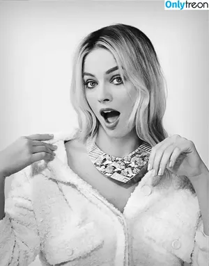 Margot Robbie / margotrobbieofficial nude photo #2463