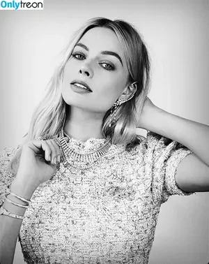 Margot Robbie / margotrobbieofficial nude photo #2464