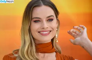 Margot Robbie / margotrobbieofficial nude photo #2481