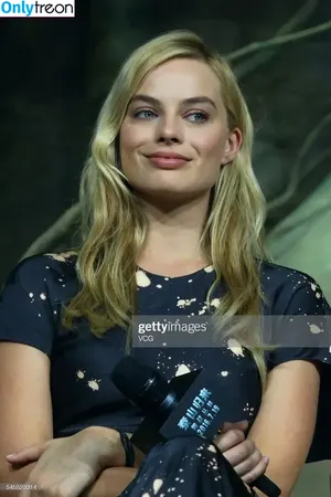 Margot Robbie / margotrobbieofficial nude photo #2494