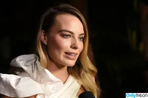 Margot Robbie / margotrobbieofficial nude photo #2501