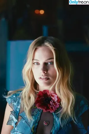 Margot Robbie / margotrobbieofficial nude photo #2557
