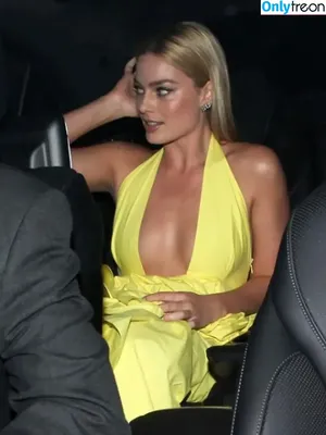 Margot Robbie / margotrobbieofficial nude photo #2579