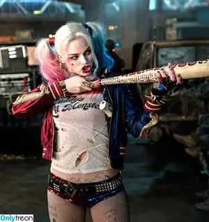 Margot Robbie / margotrobbieofficial nude photo #2668